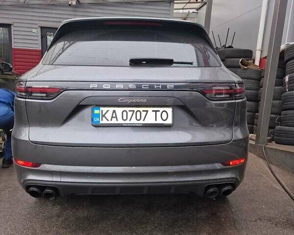 Серый Порше Каен, объемом двигателя 3 л и пробегом 22 тыс. км за 101500 $, фото 3 на Automoto.ua