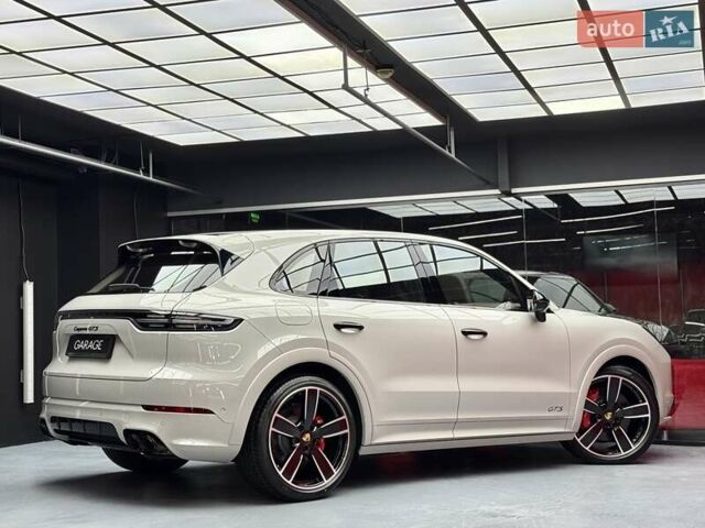 Сірий Порше Cayenne, об'ємом двигуна 4 л та пробігом 1 тис. км за 136900 $, фото 22 на Automoto.ua