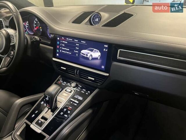 Серый Порше Каен, объемом двигателя 3 л и пробегом 100 тыс. км за 85316 $, фото 46 на Automoto.ua