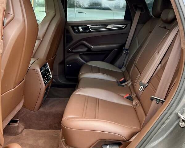 Сірий Порше Cayenne, об'ємом двигуна 4 л та пробігом 53 тис. км за 102000 $, фото 33 на Automoto.ua
