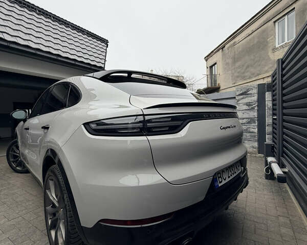 Серый Порше Каен, объемом двигателя 4 л и пробегом 38 тыс. км за 123840 $, фото 6 на Automoto.ua