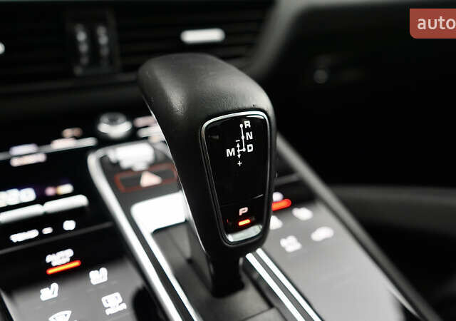 Сірий Порше Cayenne, об'ємом двигуна 4 л та пробігом 31 тис. км за 95000 $, фото 62 на Automoto.ua