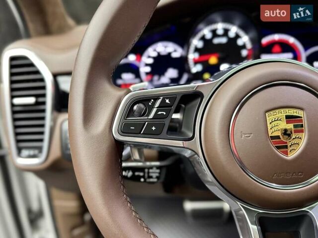 Сірий Порше Cayenne, об'ємом двигуна 4 л та пробігом 1 тис. км за 136900 $, фото 40 на Automoto.ua