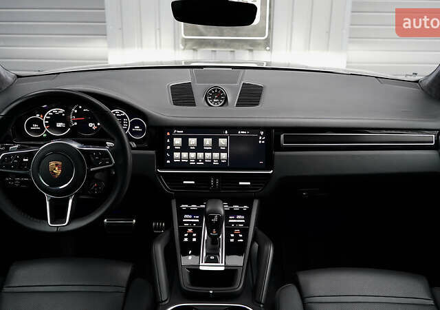 Сірий Порше Cayenne, об'ємом двигуна 4 л та пробігом 31 тис. км за 95000 $, фото 43 на Automoto.ua