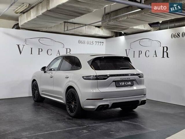 Сірий Порше Cayenne, об'ємом двигуна 4 л та пробігом 28 тис. км за 125000 $, фото 6 на Automoto.ua