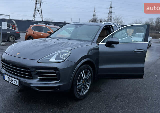 Серый Порше Каен, объемом двигателя 3 л и пробегом 81 тыс. км за 75000 $, фото 2 на Automoto.ua