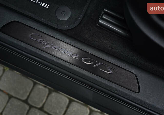 Сірий Порше Cayenne, об'ємом двигуна 4 л та пробігом 31 тис. км за 95000 $, фото 36 на Automoto.ua
