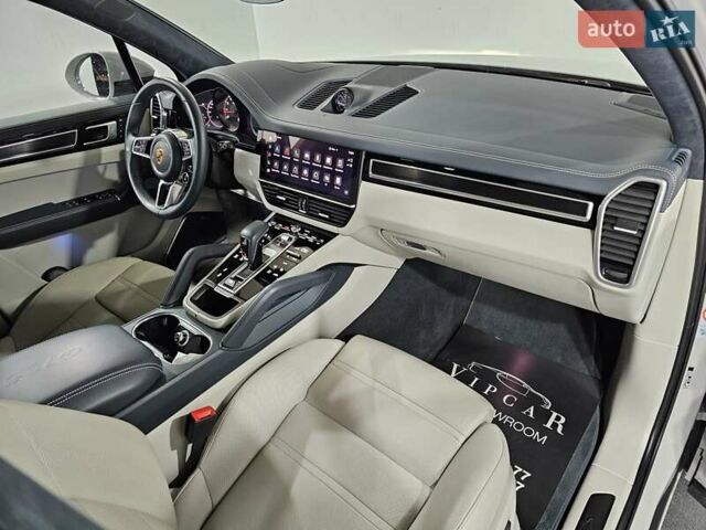 Сірий Порше Cayenne, об'ємом двигуна 4 л та пробігом 28 тис. км за 125000 $, фото 17 на Automoto.ua