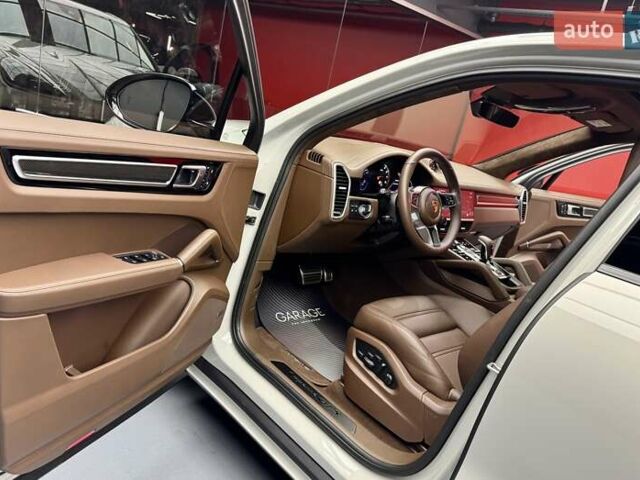 Сірий Порше Cayenne, об'ємом двигуна 4 л та пробігом 1 тис. км за 136900 $, фото 31 на Automoto.ua