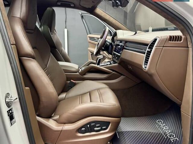 Сірий Порше Cayenne, об'ємом двигуна 4 л та пробігом 1 тис. км за 136900 $, фото 67 на Automoto.ua