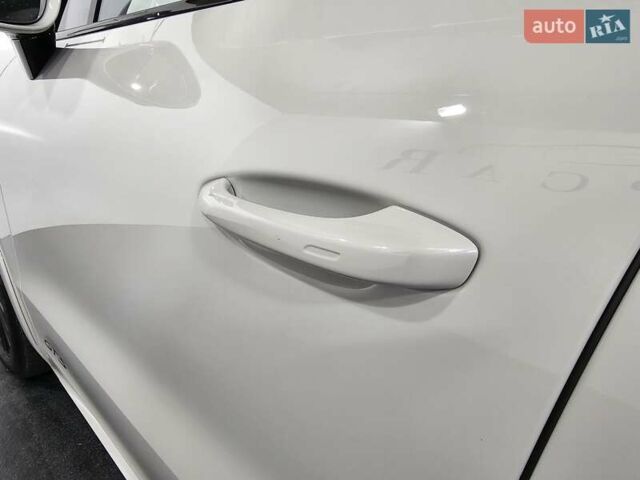 Сірий Порше Cayenne, об'ємом двигуна 4 л та пробігом 28 тис. км за 125000 $, фото 48 на Automoto.ua