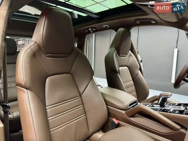 Сірий Порше Cayenne, об'ємом двигуна 4 л та пробігом 1 тис. км за 136900 $, фото 68 на Automoto.ua