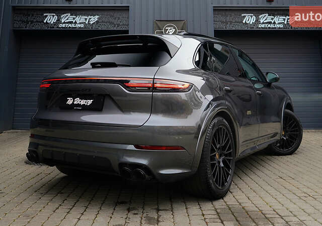 Сірий Порше Cayenne, об'ємом двигуна 4 л та пробігом 31 тис. км за 95000 $, фото 3 на Automoto.ua