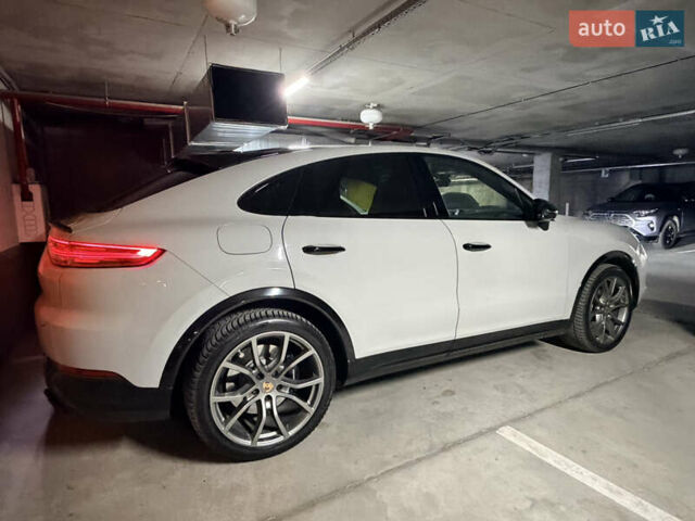 Серый Порше Каен, объемом двигателя 4 л и пробегом 38 тыс. км за 123840 $, фото 1 на Automoto.ua