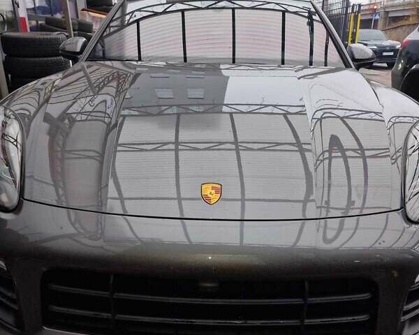 Серый Порше Каен, объемом двигателя 3 л и пробегом 22 тыс. км за 101500 $, фото 5 на Automoto.ua