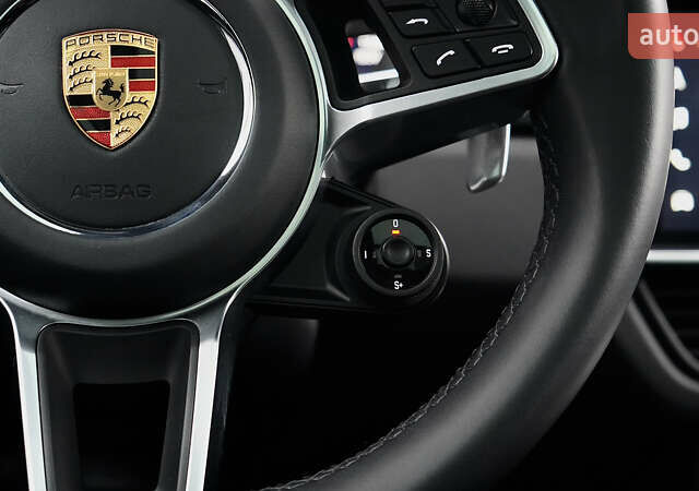 Сірий Порше Cayenne, об'ємом двигуна 4 л та пробігом 31 тис. км за 95000 $, фото 50 на Automoto.ua