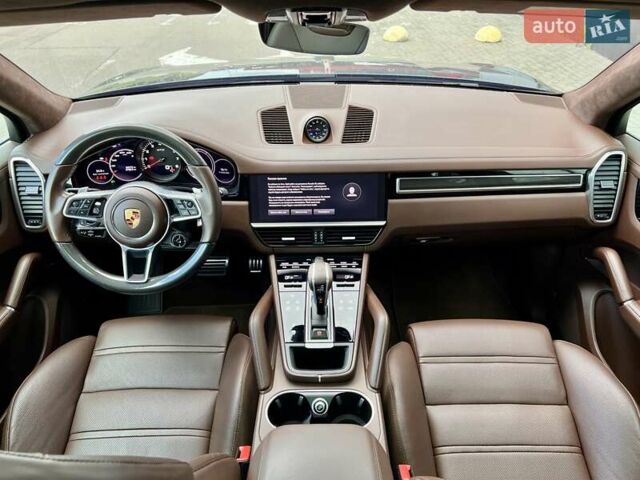 Сірий Порше Cayenne, об'ємом двигуна 4 л та пробігом 53 тис. км за 102000 $, фото 35 на Automoto.ua