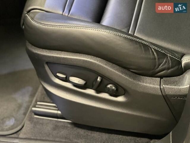 Серый Порше Каен, объемом двигателя 3 л и пробегом 100 тыс. км за 85316 $, фото 37 на Automoto.ua