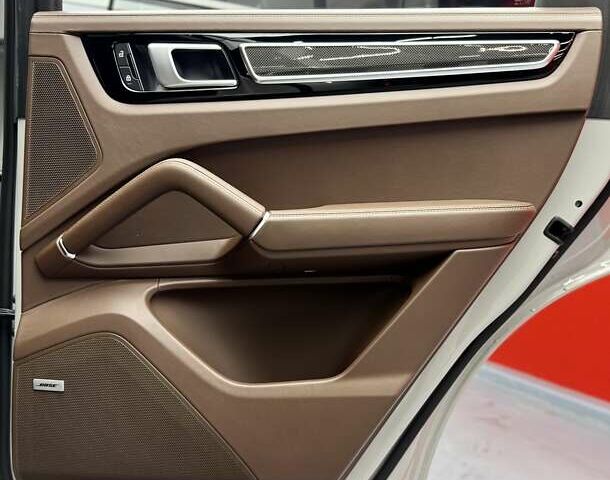 Сірий Порше Cayenne, об'ємом двигуна 4 л та пробігом 1 тис. км за 136900 $, фото 54 на Automoto.ua