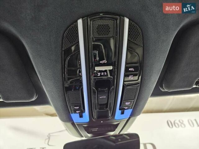 Сірий Порше Cayenne, об'ємом двигуна 4 л та пробігом 28 тис. км за 125000 $, фото 32 на Automoto.ua