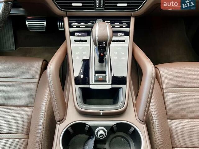 Сірий Порше Cayenne, об'ємом двигуна 4 л та пробігом 53 тис. км за 102000 $, фото 37 на Automoto.ua