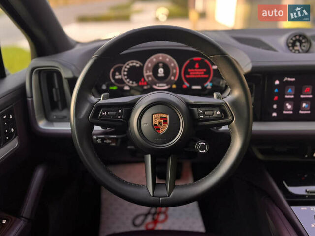 Сірий Порше Cayenne, об'ємом двигуна 3 л та пробігом 56 тис. км за 110000 $, фото 38 на Automoto.ua
