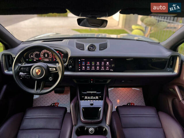 Сірий Порше Cayenne, об'ємом двигуна 3 л та пробігом 56 тис. км за 110000 $, фото 33 на Automoto.ua