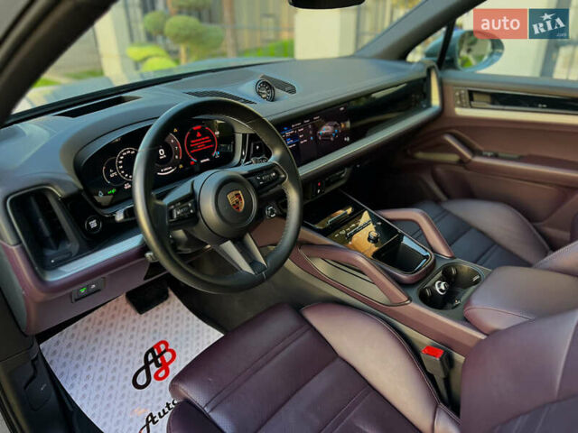 Сірий Порше Cayenne, об'ємом двигуна 3 л та пробігом 56 тис. км за 110000 $, фото 24 на Automoto.ua