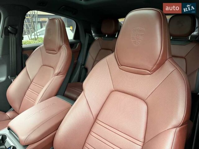 Серый Порше Каен, объемом двигателя 3 л и пробегом 14 тыс. км за 135900 $, фото 16 на Automoto.ua