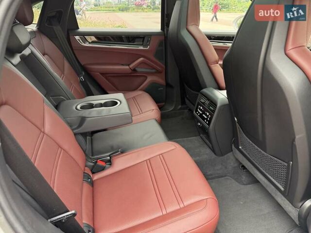 Серый Порше Каен, объемом двигателя 3 л и пробегом 38 тыс. км за 129999 $, фото 17 на Automoto.ua