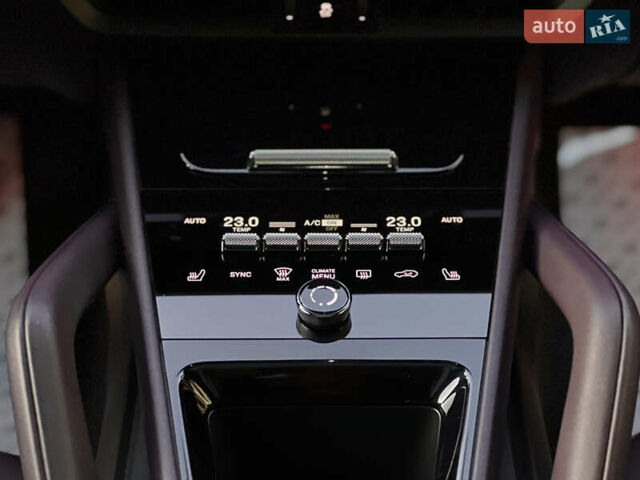 Сірий Порше Cayenne, об'ємом двигуна 3 л та пробігом 56 тис. км за 110000 $, фото 39 на Automoto.ua