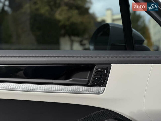 Сірий Порше Cayenne, об'ємом двигуна 3.98 л та пробігом 24 тис. км за 119900 $, фото 29 на Automoto.ua