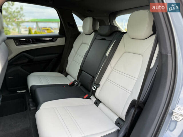 Сірий Порше Cayenne, об'ємом двигуна 3.98 л та пробігом 24 тис. км за 119900 $, фото 64 на Automoto.ua