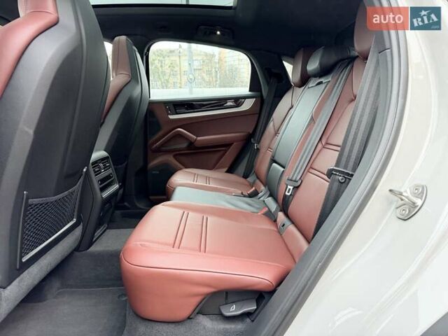 Серый Порше Каен, объемом двигателя 3 л и пробегом 1 тыс. км за 145999 $, фото 19 на Automoto.ua