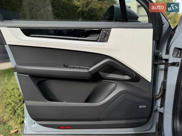 Сірий Порше Cayenne, об'ємом двигуна 3.98 л та пробігом 24 тис. км за 119900 $, фото 27 на Automoto.ua