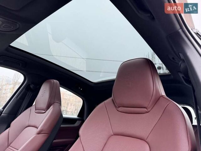 Серый Порше Каен, объемом двигателя 3 л и пробегом 1 тыс. км за 145999 $, фото 22 на Automoto.ua