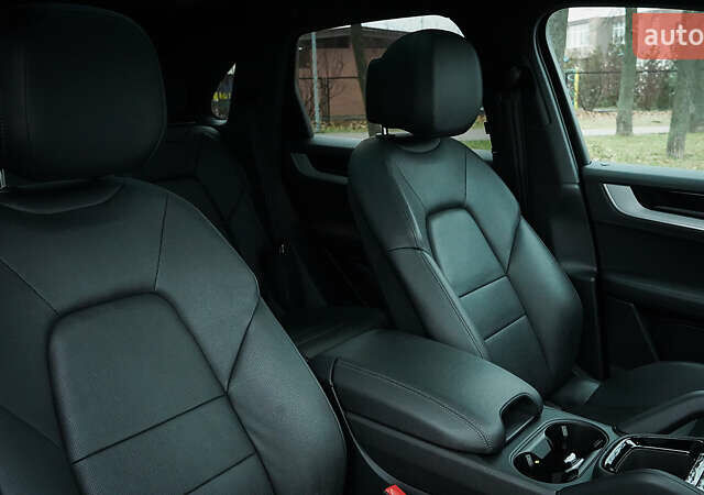 Серый Порше Каен, объемом двигателя 3 л и пробегом 21 тыс. км за 98000 $, фото 8 на Automoto.ua