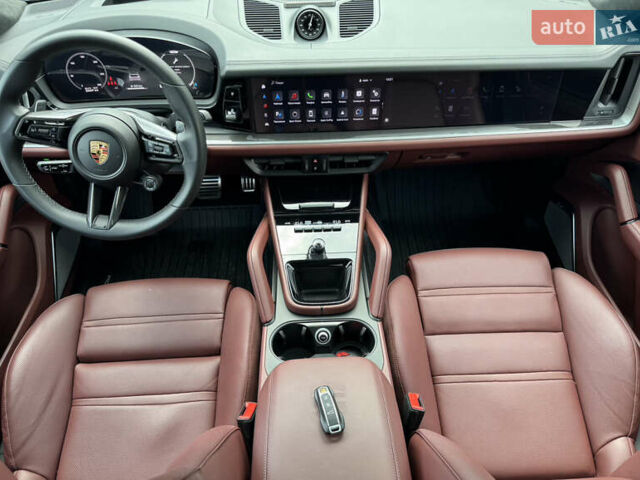 Сірий Порше Cayenne, об'ємом двигуна 4 л та пробігом 26 тис. км за 176000 $, фото 17 на Automoto.ua