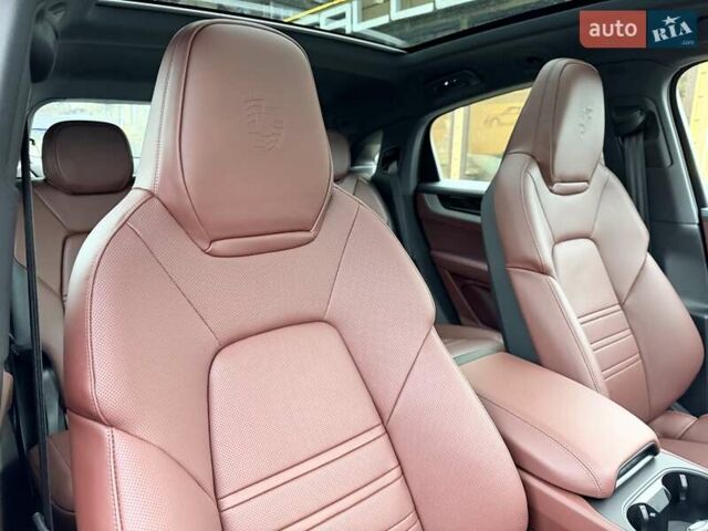 Серый Порше Каен, объемом двигателя 3 л и пробегом 1 тыс. км за 145999 $, фото 38 на Automoto.ua