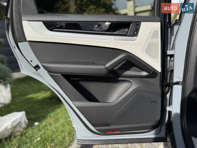 Сірий Порше Cayenne, об'ємом двигуна 3.98 л та пробігом 24 тис. км за 119900 $, фото 59 на Automoto.ua