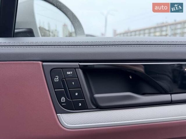 Серый Порше Каен, объемом двигателя 3 л и пробегом 1 тыс. км за 145999 $, фото 37 на Automoto.ua