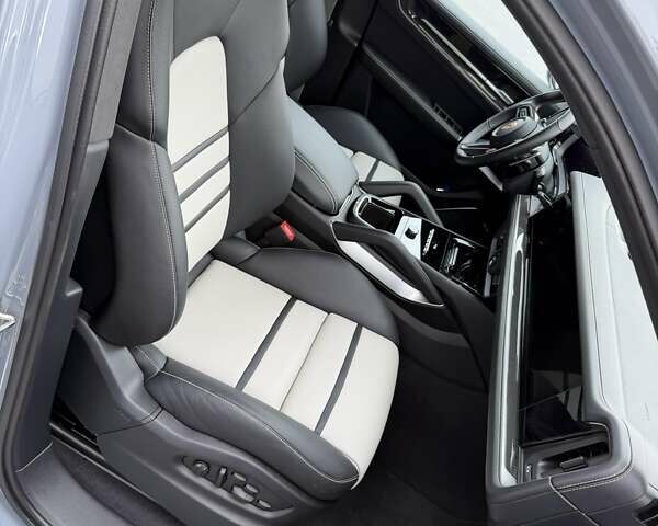 Серый Порше Каен, объемом двигателя 4 л и пробегом 25 тыс. км за 279999 $, фото 22 на Automoto.ua