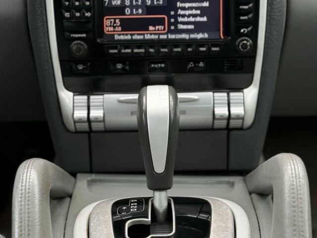 Синій Порше Cayenne, об'ємом двигуна 4.8 л та пробігом 220 тис. км за 4100 $, фото 12 на Automoto.ua