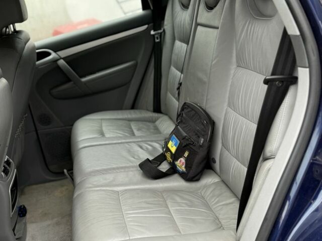 Синій Порше Cayenne, об'ємом двигуна 4.8 л та пробігом 220 тис. км за 4100 $, фото 16 на Automoto.ua