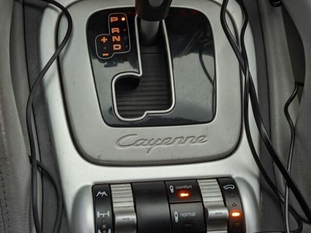 Синій Порше Cayenne, об'ємом двигуна 3.2 л та пробігом 163 тис. км за 7631 $, фото 3 на Automoto.ua