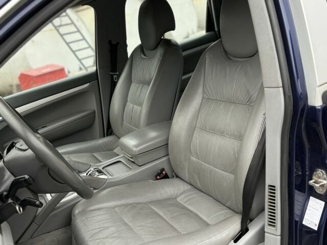 Синій Порше Cayenne, об'ємом двигуна 4.8 л та пробігом 220 тис. км за 4100 $, фото 15 на Automoto.ua