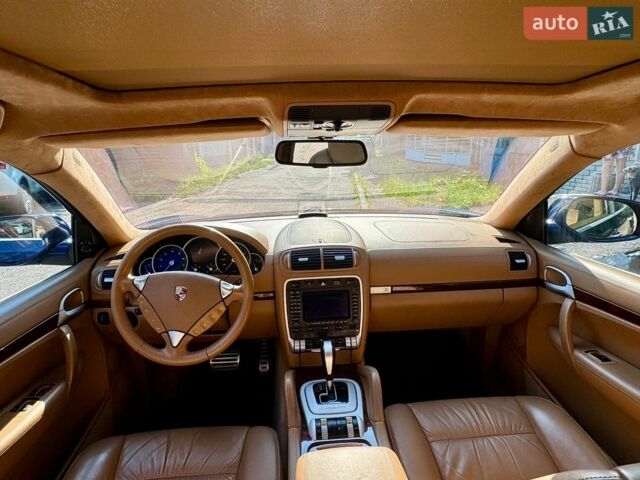 Синий Порше Каен, объемом двигателя 4.8 л и пробегом 135 тыс. км за 9250 $, фото 8 на Automoto.ua