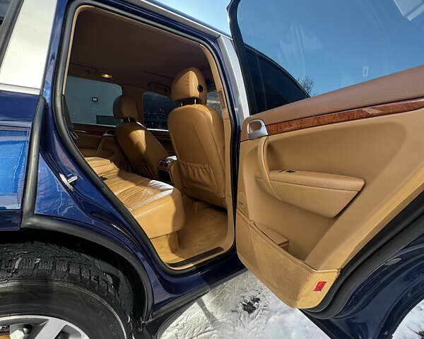 Синій Порше Cayenne, об'ємом двигуна 4.8 л та пробігом 224 тис. км за 11000 $, фото 14 на Automoto.ua