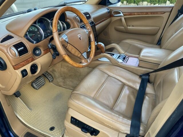 Синій Порше Cayenne, об'ємом двигуна 4.8 л та пробігом 230 тис. км за 8800 $, фото 18 на Automoto.ua
