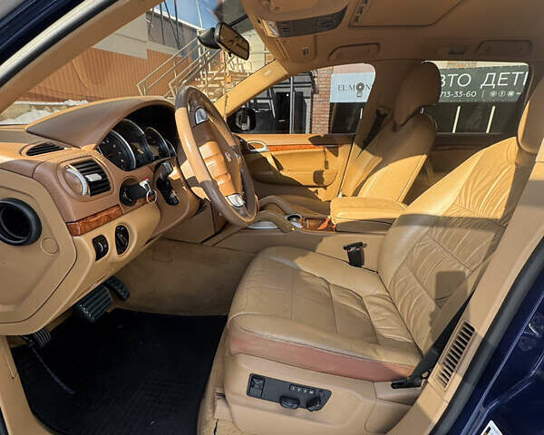 Синій Порше Cayenne, об'ємом двигуна 4.8 л та пробігом 224 тис. км за 11000 $, фото 10 на Automoto.ua